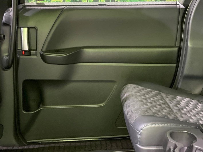 2023 Toyota Voxy 6AA-ZWR90W (UW-6a1a563d8803f)[17]