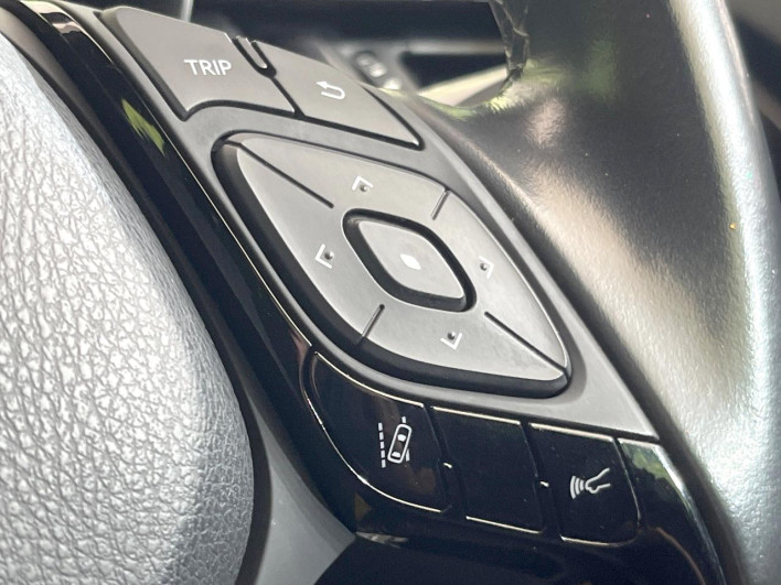 2018 Toyota C-HR DAA-ZYX10 (UW-6a1a564488d22)[20]
