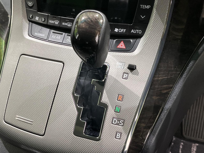 2014 Toyota Alphard Hybrid DAA-ATH20W (UW-6a1ba5906b24f)[27]