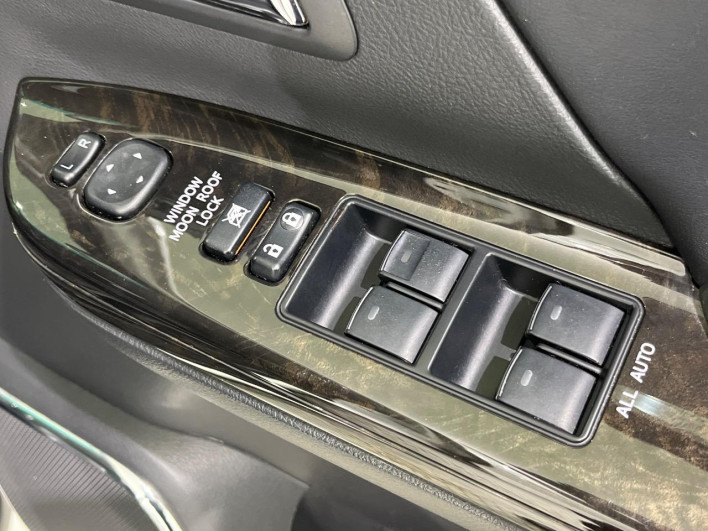 2014 Toyota Alphard Hybrid DAA-ATH20W (UW-6a1ba5906b24f)[16]