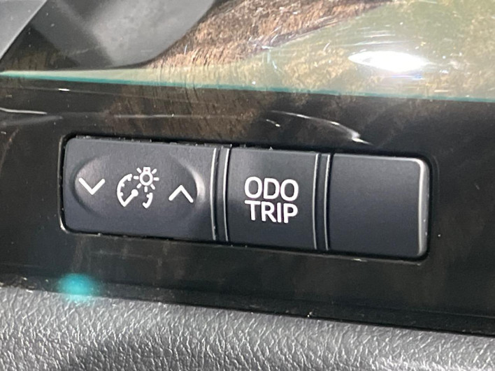 2014 Toyota Alphard Hybrid DAA-ATH20W (UW-6a1ba5906b24f)[18]