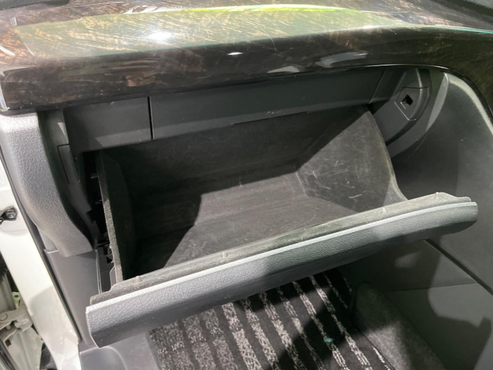 2014 Toyota Alphard Hybrid DAA-ATH20W (UW-6a1ba5906b24f)[4]