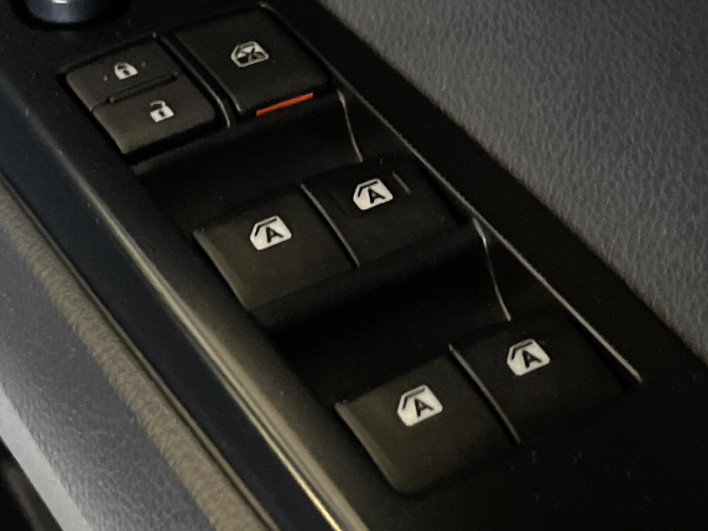 2017 Toyota Camry DAA-AXVH70 (UW-6a1ba59dc7b44)[29]