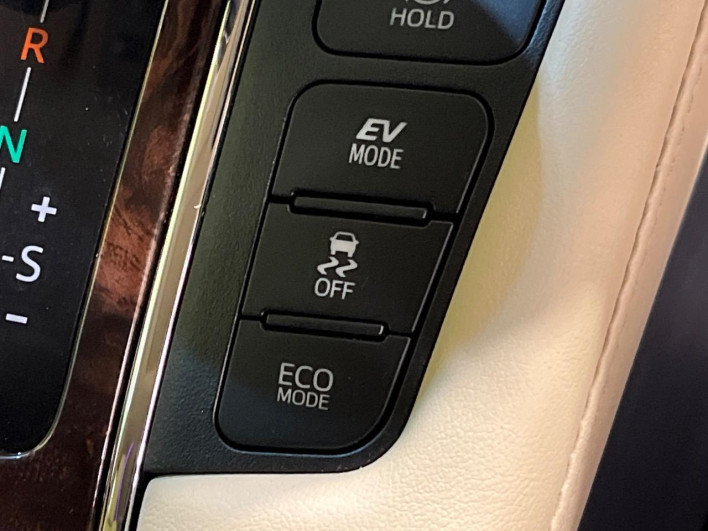 2019 Toyota Alphard Hybrid DAA-AYH30W (UW-6a1ba59f78ad5)[29]