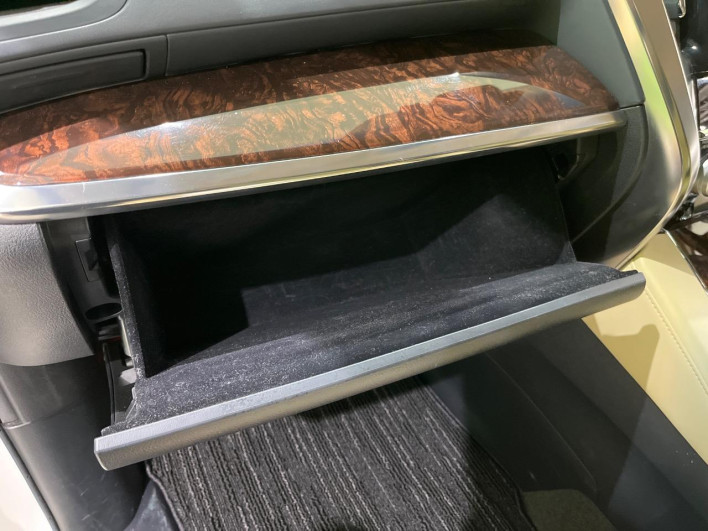 2019 Toyota Alphard Hybrid DAA-AYH30W (UW-6a1ba59f78ad5)[4]