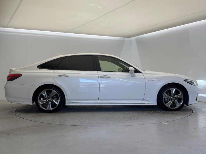 2019 Toyota Crown Hybrid 6AA-AZSH20 (UW-6a1ba5a1a064f)[14]