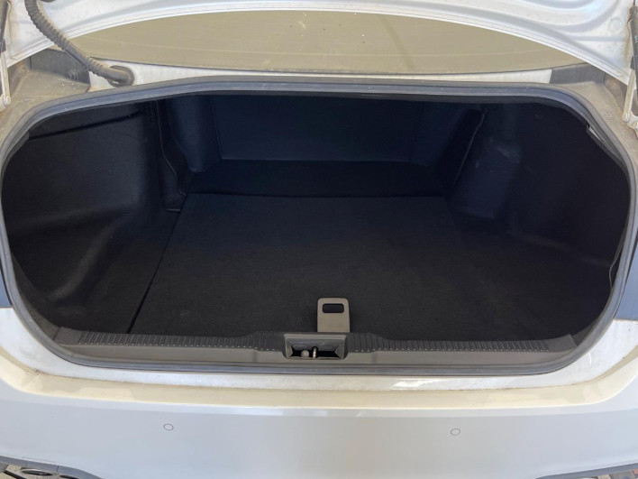 2019 Toyota Crown Hybrid 6AA-AZSH20 (UW-6a1ba5a1a064f)[24]