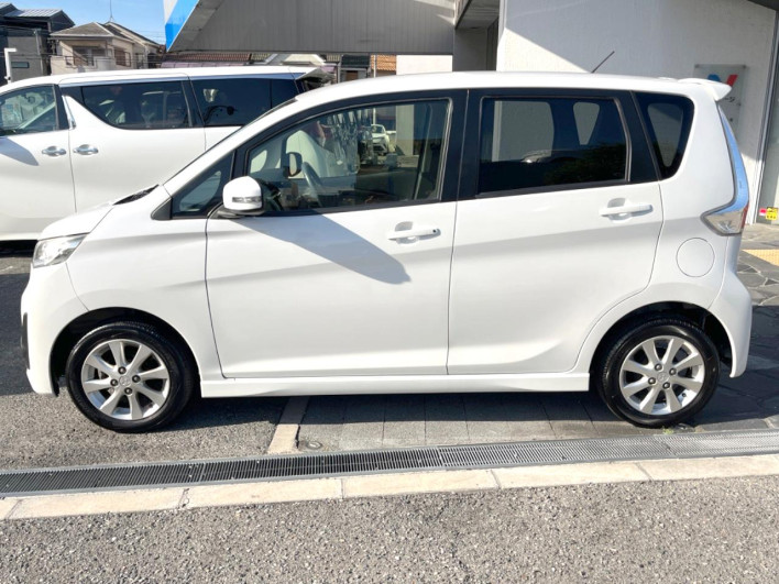 2014 Mitsubishi ek Custom DBA-B11W (UW-6a1ba5a5e7e51)[12]