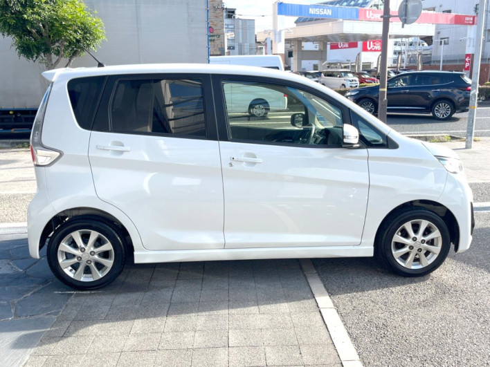 2014 Mitsubishi ek Custom DBA-B11W (UW-6a1ba5a5e7e51)[26]