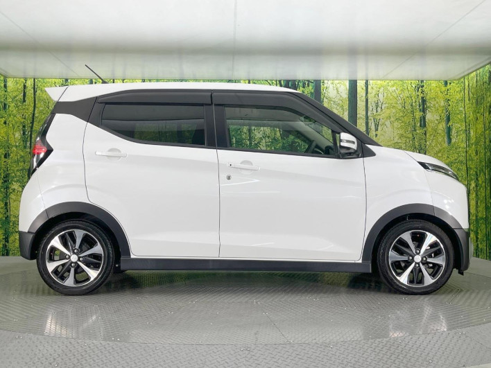2019 Mitsubishi eK Cross 4AA-B35W (UW-6a1ba5b254aed)[20]