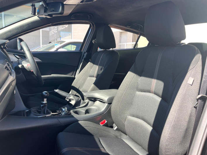 2017 Mazda Axela DBA-BM5FP (UW-6a1ba5c4e1185)[26]