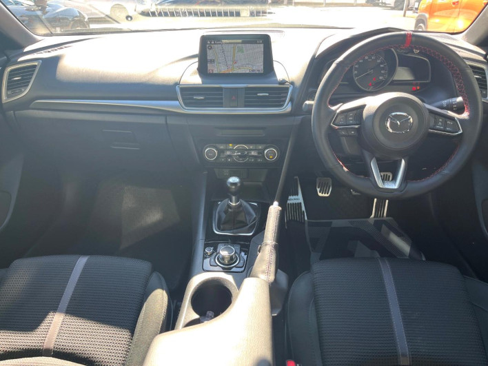2017 Mazda Axela DBA-BM5FP (UW-6a1ba5c4e1185)[28]