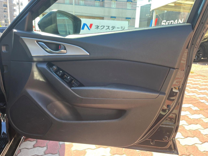 2017 Mazda Axela DBA-BM5FP (UW-6a1ba5c4e1185)[23]