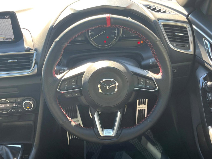 2017 Mazda Axela DBA-BM5FP (UW-6a1ba5c4e1185)[29]