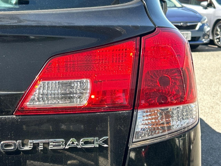 2011 Subaru Legacy Outback DBA-BR9 (UW-6a1ba5ca1e632)[20]