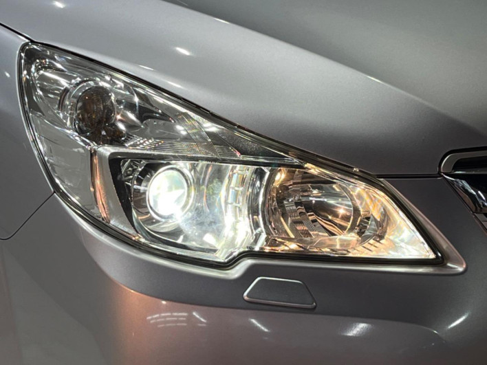 2012 Subaru Legacy Outback DBA-BRM (UW-6a1ba5ca37c17)[23]