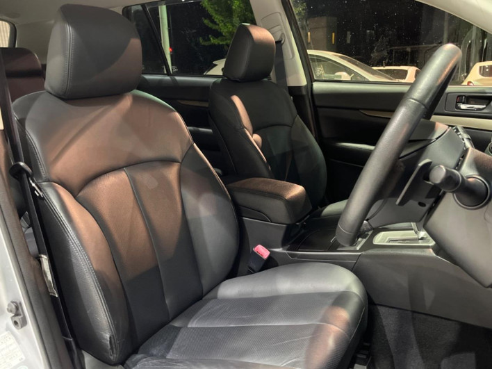 2012 Subaru Legacy Outback DBA-BRM (UW-6a1ba5ca37c17)[26]