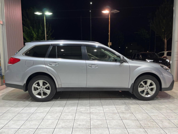 2012 Subaru Legacy Outback DBA-BRM (UW-6a1ba5ca37c17)[6]