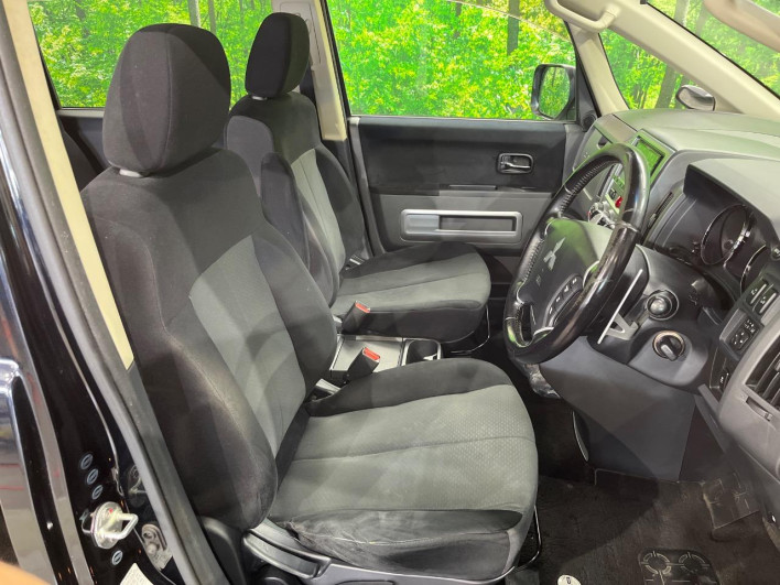 2011 Mitsubishi Delica D:5 DBA-CV5W (UW-6a1ba5d1a94aa)[23]