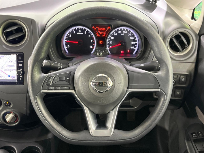 2017 Nissan Note DBA-E12 (UW-6a1ba5dfbf4b5)[29]