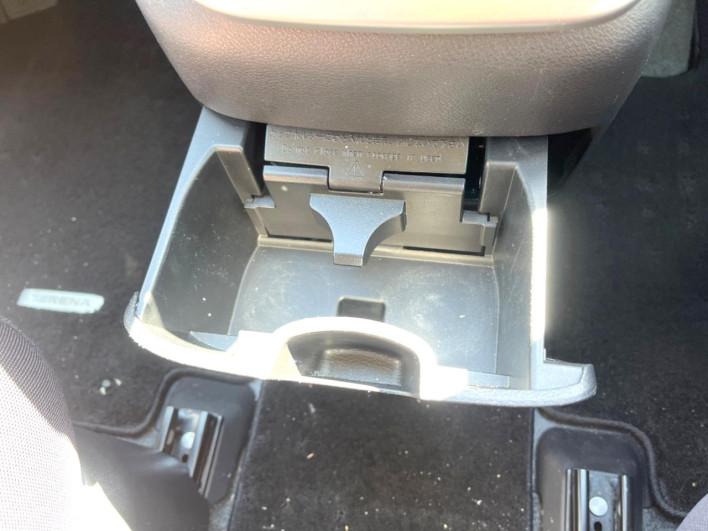 2017 Nissan Serena DAA-GFC27 (UW-6a1ba5f688d0b)[17]