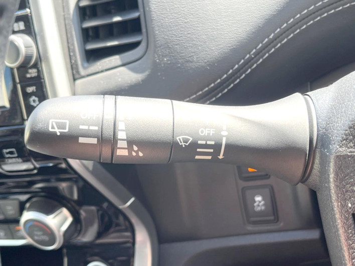 2017 Nissan Serena DAA-GFC27 (UW-6a1ba5f688d0b)[29]