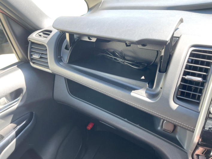 2017 Nissan Serena DAA-GFC27 (UW-6a1ba5f688d0b)[13]