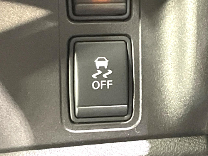 2018 Nissan Serena DAA-GFC27 (UW-6a1ba5f787332)[28]