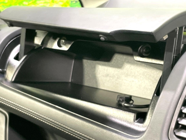 2018 Nissan Serena DAA-GFC27 (UW-6a1ba5f787332)[25]