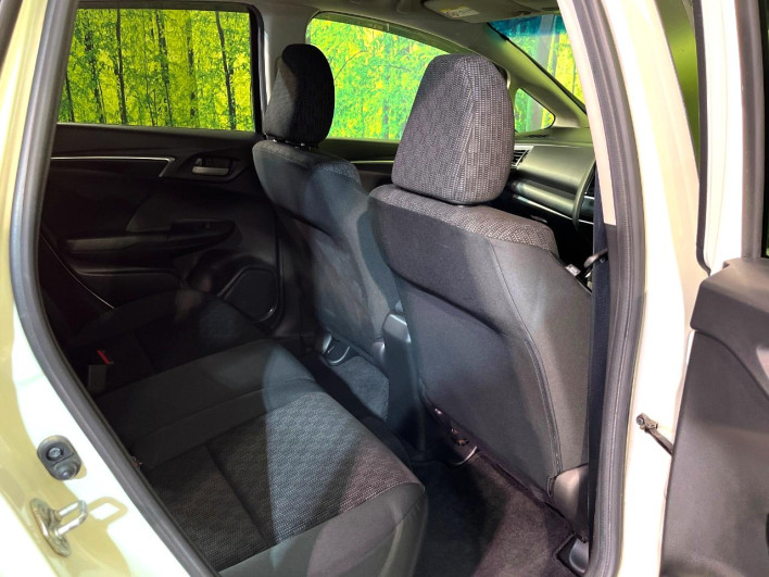 2013 Honda Fit DBA-GK4 (UW-6a1ba5feee43e)[26]