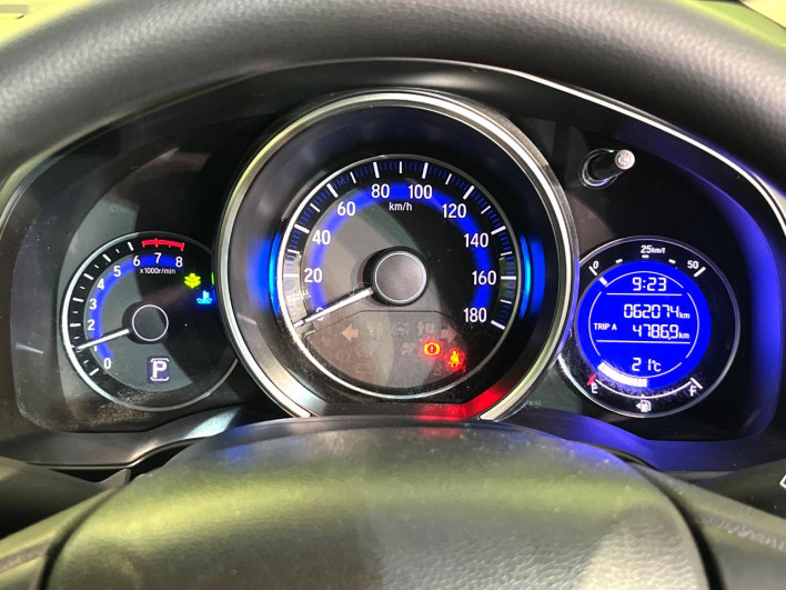 2013 Honda Fit DBA-GK4 (UW-6a1ba5feee43e)[20]