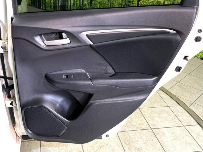 2013 Honda Fit DBA-GK4 (UW-6a1ba5feee43e)[25]