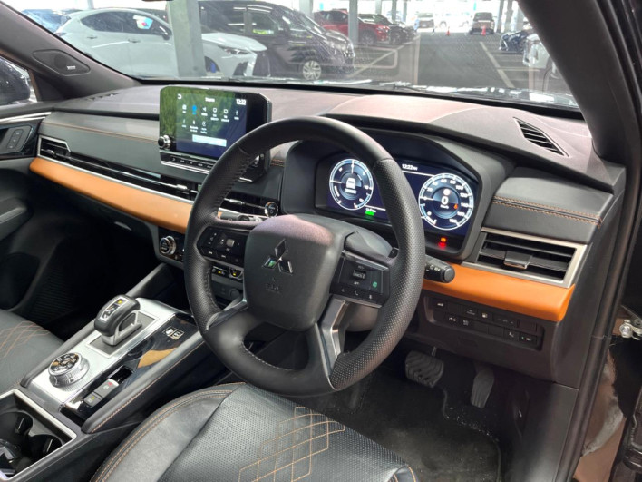 2021 Mitsubishi OUTLANDER PHEV 5LA-GN0W (UW-6a1ba5ff50d22)[6]