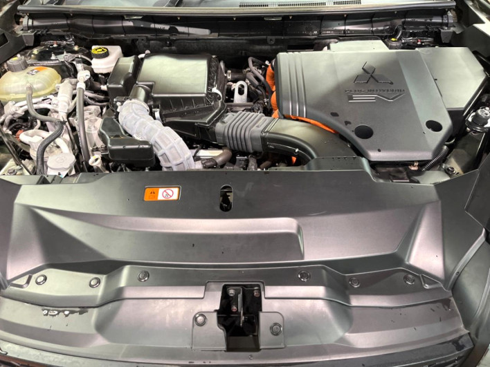 2021 Mitsubishi OUTLANDER PHEV 5LA-GN0W (UW-6a1ba5ff50d22)[19]