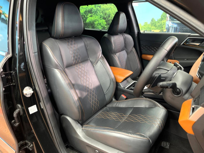 2021 Mitsubishi OUTLANDER PHEV 5LA-GN0W (UW-6a1ba5ff50d22)[8]