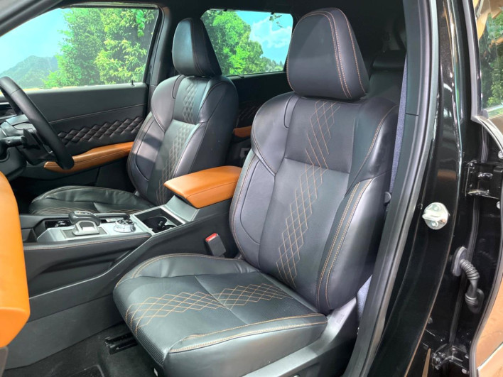 2021 Mitsubishi OUTLANDER PHEV 5LA-GN0W (UW-6a1ba5ff50d22)[13]