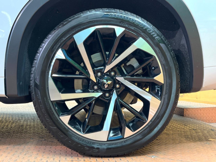 2023 Mitsubishi OUTLANDER PHEV 5LA-GN0W (UW-6a1ba6004ac1a)[24]