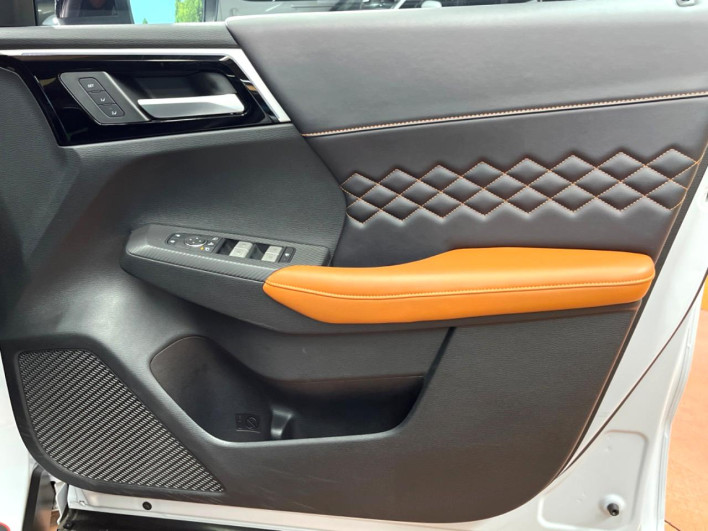 2023 Mitsubishi OUTLANDER PHEV 5LA-GN0W (UW-6a1ba6004ac1a)[27]