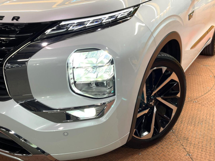 2023 Mitsubishi OUTLANDER PHEV 5LA-GN0W (UW-6a1ba6004ac1a)[21]