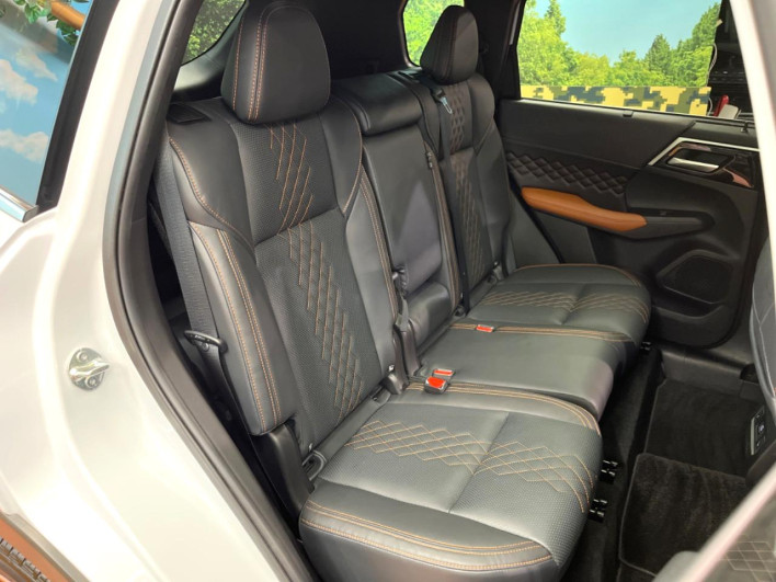 2023 Mitsubishi OUTLANDER PHEV 5LA-GN0W (UW-6a1ba6004ac1a)[10]