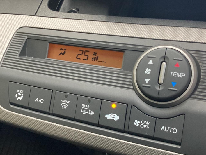 2014 Honda Freed hybrid DAA-GP3 (UW-6a1ba60173459)[14]