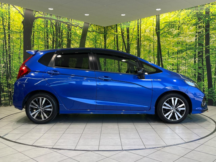 2017 Honda Fit Hybrid DAA-GP5 (UW-6a1ba601b8ff3)[16]