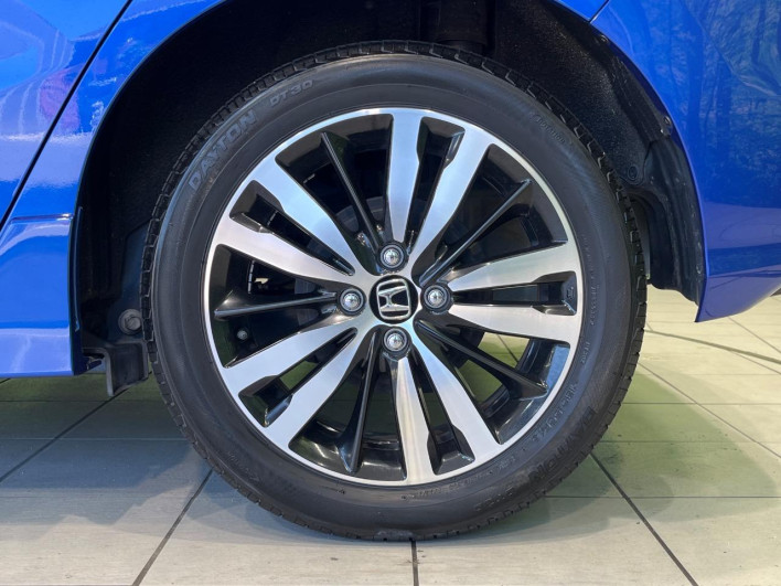 2017 Honda Fit Hybrid DAA-GP5 (UW-6a1ba601b8ff3)[12]