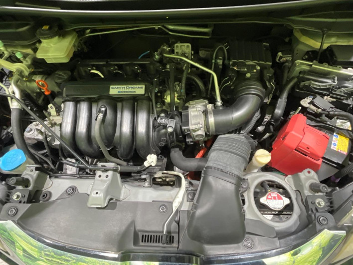 2016 Honda Fit Hybrid DAA-GP5 (UW-6a1ba6027221c)[5]