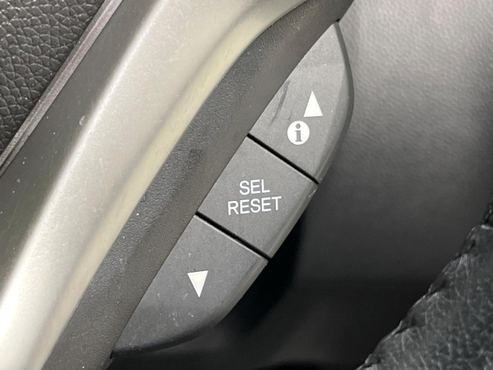 2016 Honda Fit Hybrid DAA-GP5 (UW-6a1ba6027221c)[21]