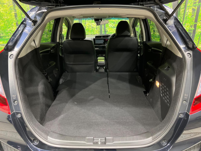 2016 Honda Fit Hybrid DAA-GP5 (UW-6a1ba6027221c)[8]