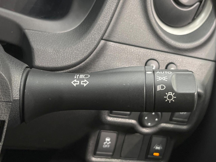 2016 Nissan Note DAA-HE12 (UW-6a1ba6178def8)[12]