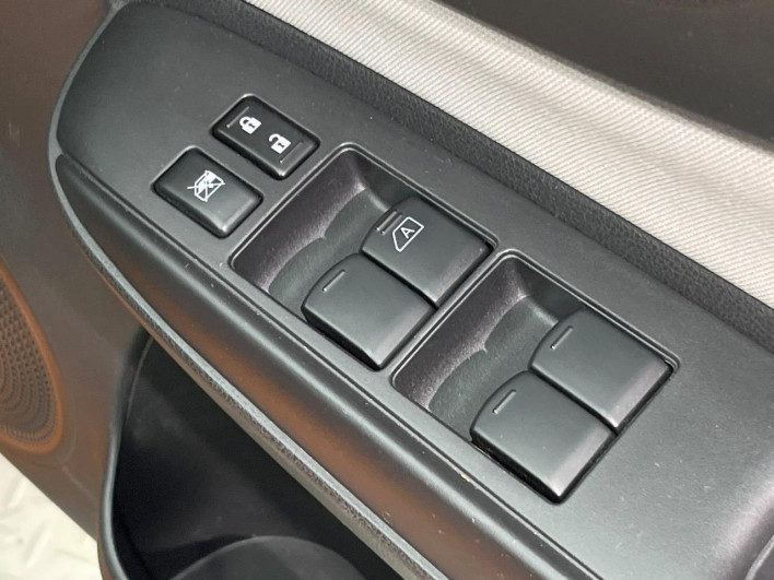 2016 Nissan Note DAA-HE12 (UW-6a1ba6178def8)[6]