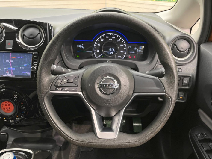 2016 Nissan Note DAA-HE12 (UW-6a1ba6178def8)[10]