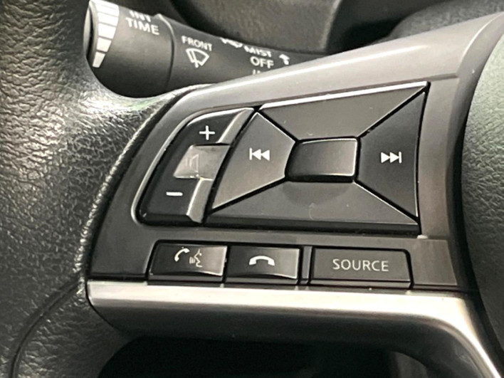 2017 Nissan Note DAA-HE12 (UW-6a1ba617b4d4c)[25]